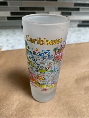Collectibles Caribbean Frosted Shot Glass w/Colorful Island Map. Pre-Owned.T:4in
